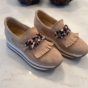 Softwaves sz. 39 (8.5/9) excellent condition